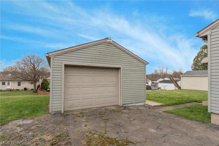 1859 Mathews Road, Poland, OH - Photo 4