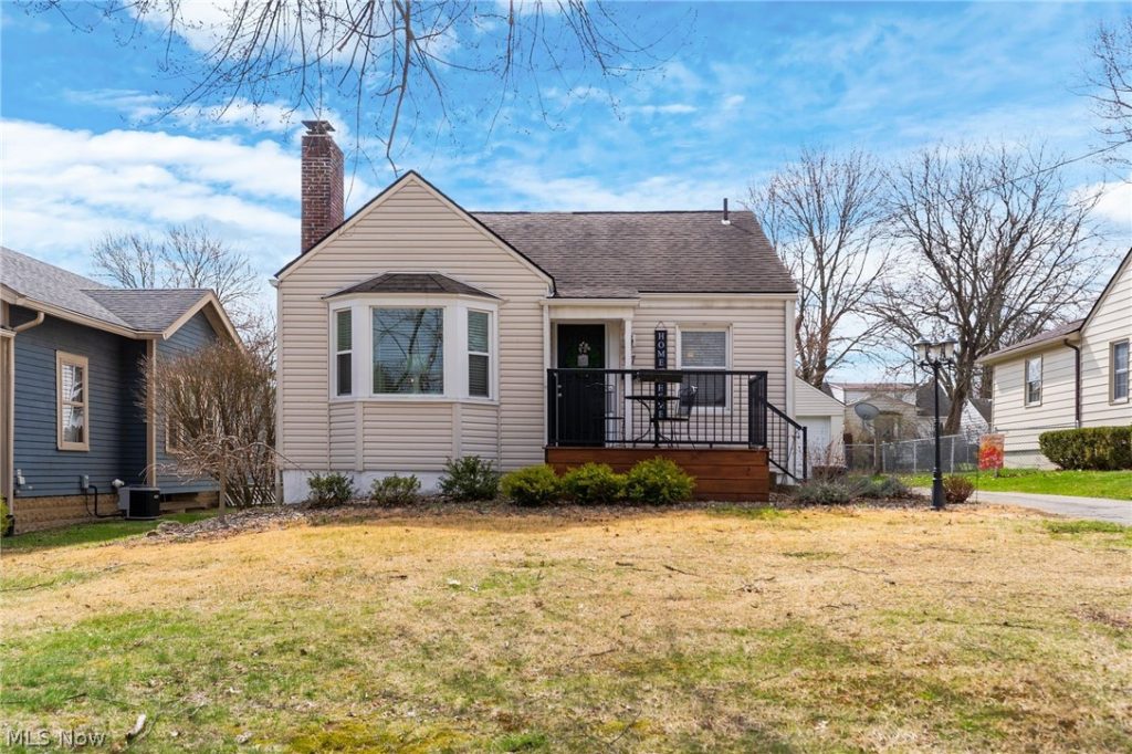 97 Renwick Drive, Poland, OH