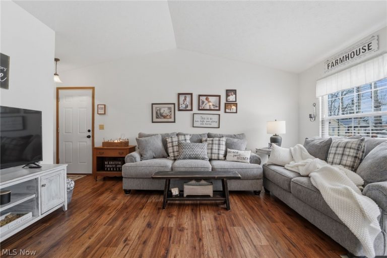 5206 University Drive, Geneva, OH - Photo 3