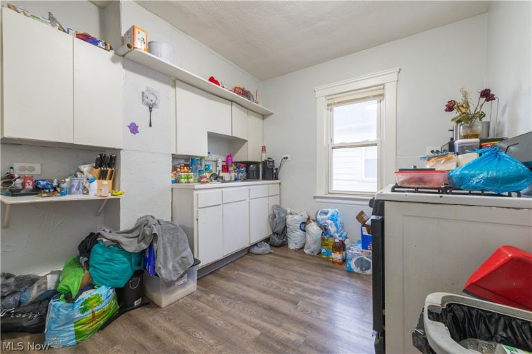 4004 52nd Street, Newburgh Heights, OH - Photo 6