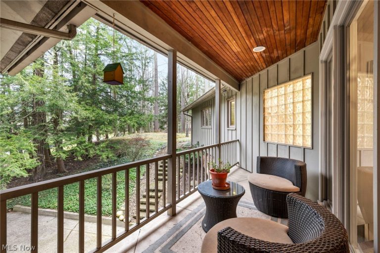 34580 Sherbrook Park Drive, Solon, OH - Photo 4