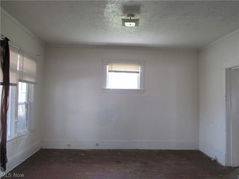 9618 Raymond Avenue, Cleveland, OH - Photo 6