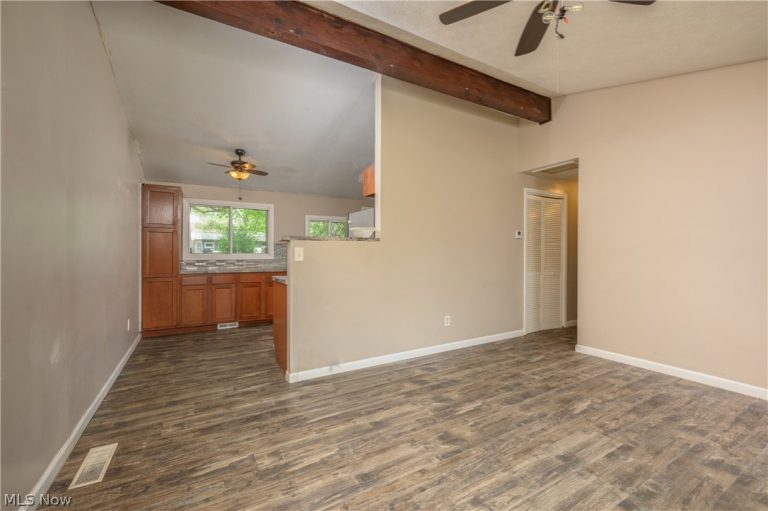 2889 Polly Road, Ravenna, OH - Photo 4