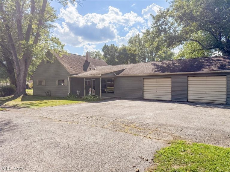 4102 Burkey Road, Austintown, OH - Photo 4