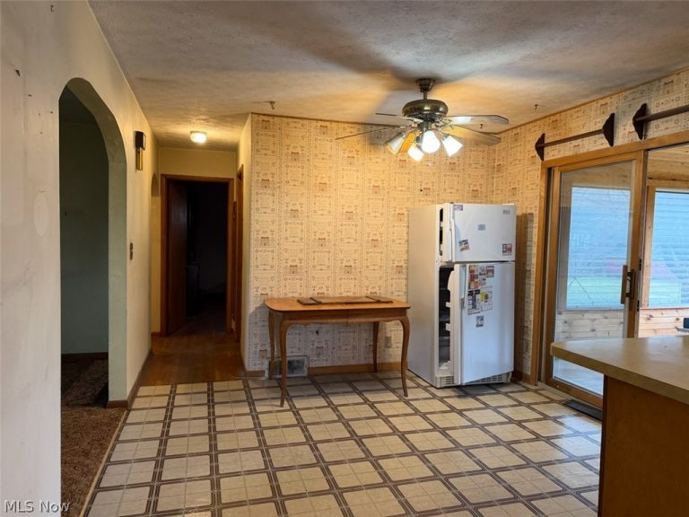 10222 Bundysburg Road, Middlefield, OH - Photo 6