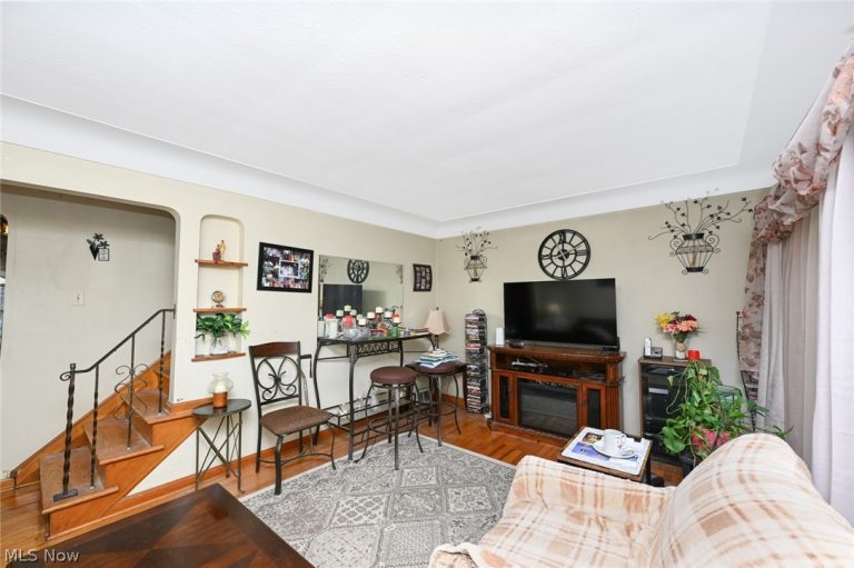 17812 Dalewood Avenue, Maple Heights, OH - Photo 4