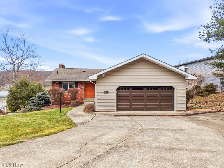 254 Mohawk Drive, Malvern, OH - Photo 2