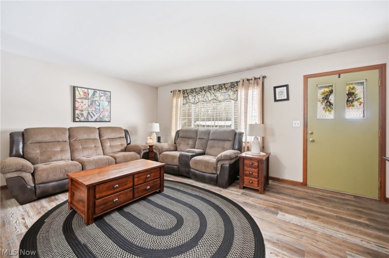 2855 Vollmer Drive, Austintown, OH - Photo 4