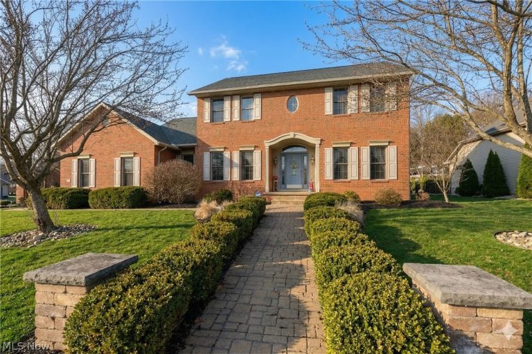 806 Forrest Ridge Drive, Dover, OH - Photo 2