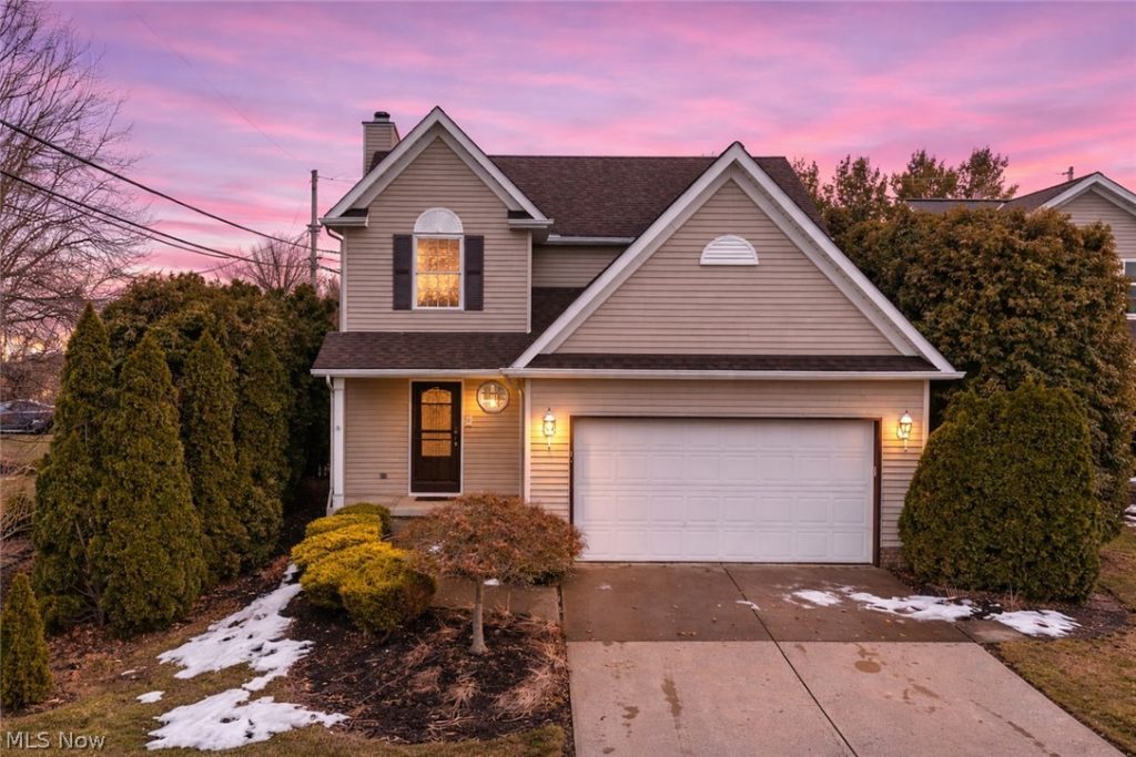 29008 Uxbridge Drive, Willowick, OH