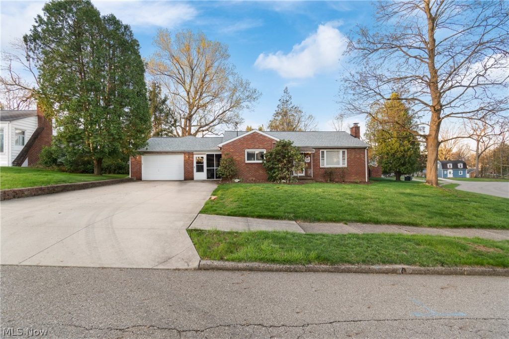 1807 Wicliff Avenue, Massillon, OH