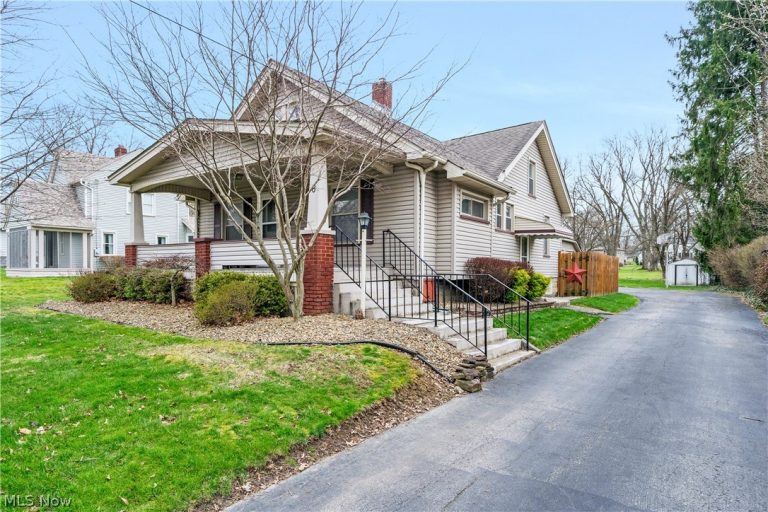 8 Nesbitt Street, Poland, OH - Photo 4