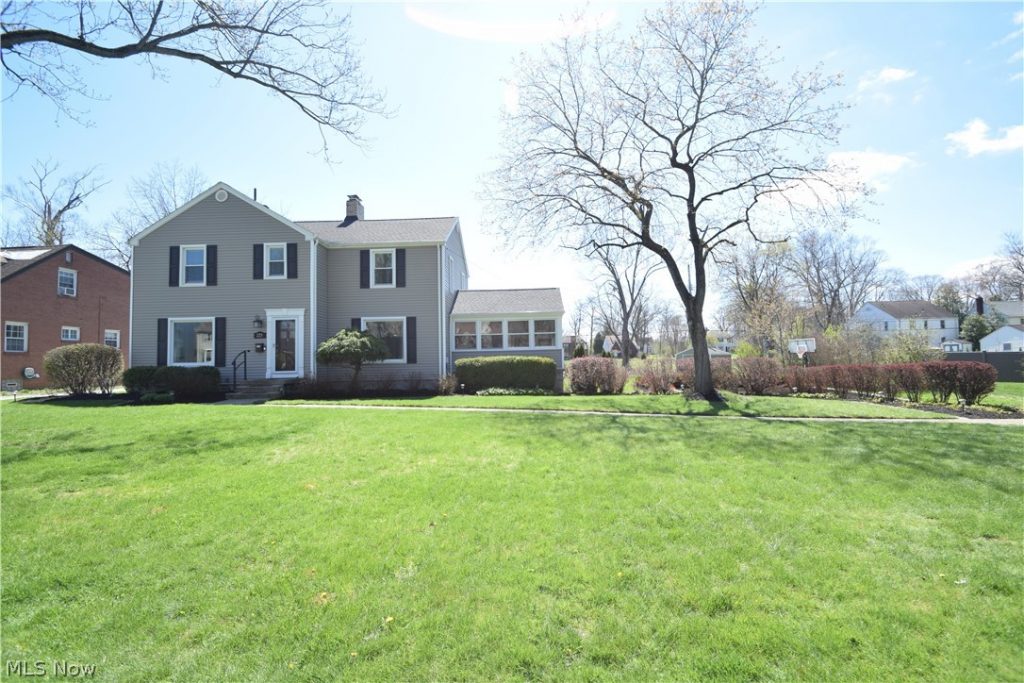 225 Cadillac Drive, Youngstown, OH