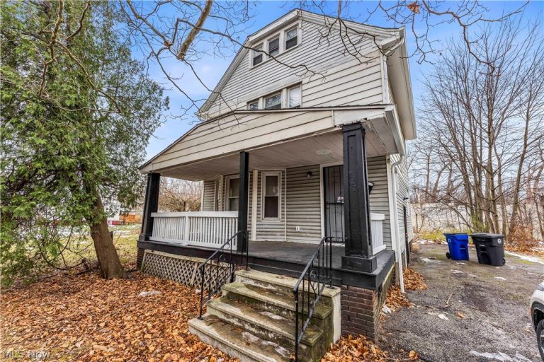 724 133rd Street, Cleveland, OH - Photo 2