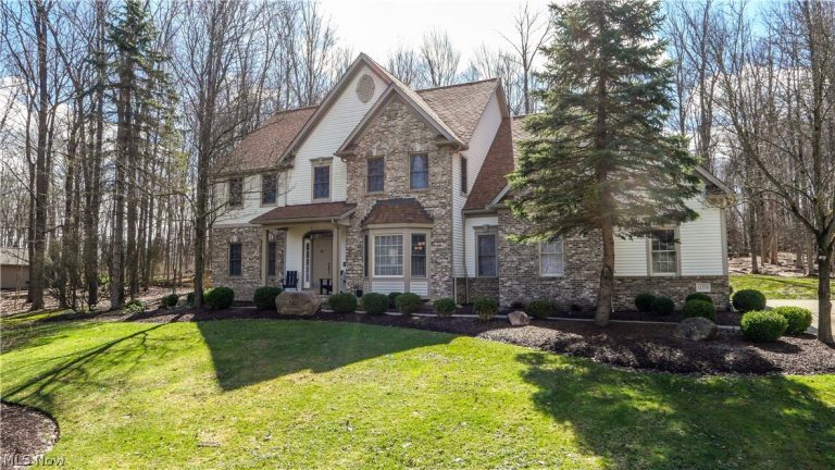 11779 Derbyshire Lane, Chagrin Falls, OH, 44023