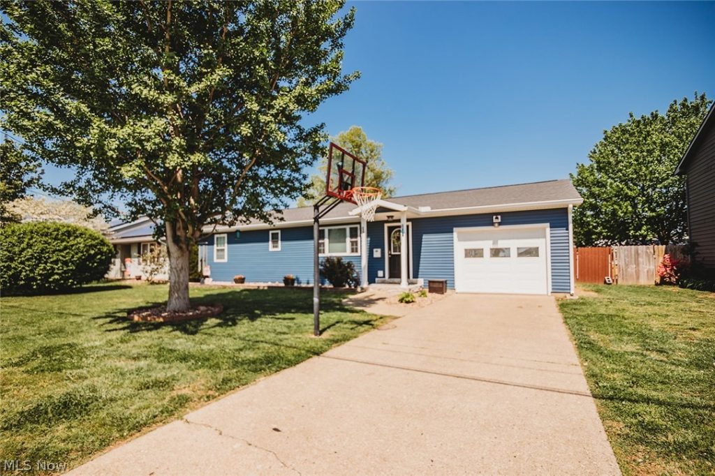 1586 Gene Street, Belpre, OH