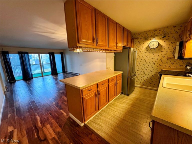 2331 Market Street #202, Akron, OH - Photo 5