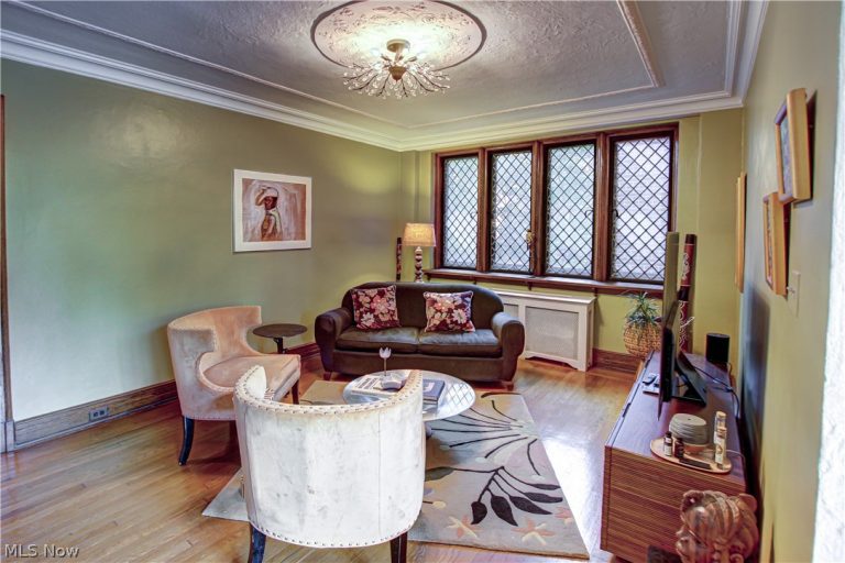 13715 Shaker Boulevard #1B, Cleveland, OH - Photo 6