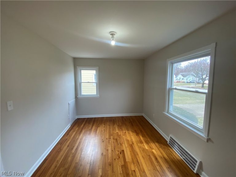 805 254th Street, Euclid, OH - Photo 4