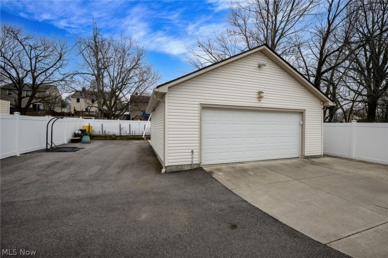 942 Archwood Avenue, Akron, OH - Photo 4