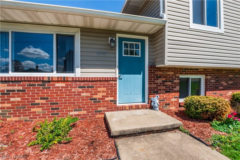 2375 Yorktown Street, Uniontown, OH - Photo 6