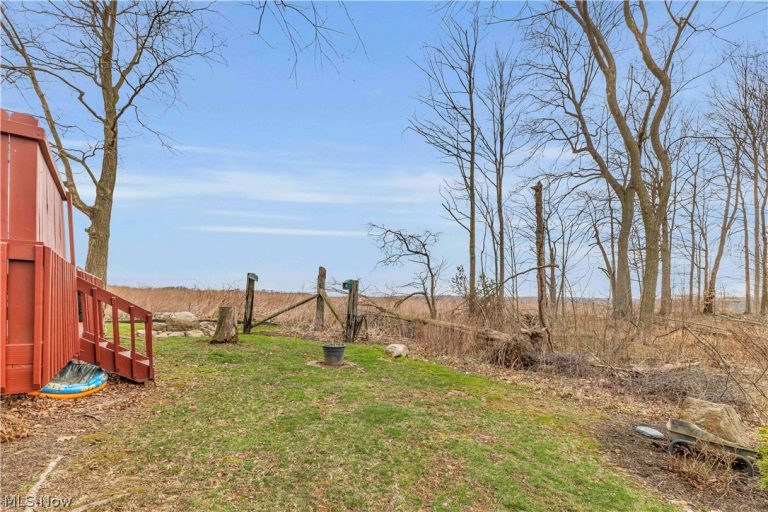 144 Royal Crest Drive #M, Seville, OH - Photo 8