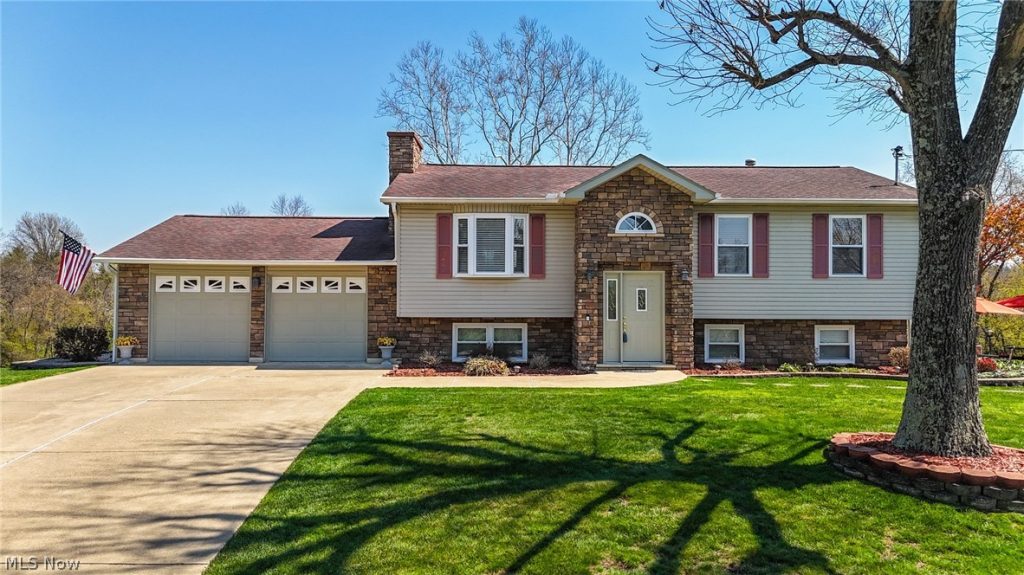 97 Woodland Acres Road, Marietta, OH