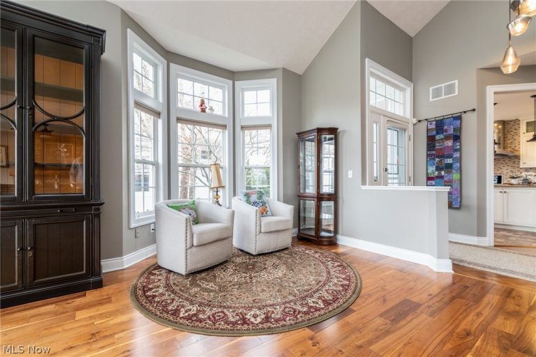 310 Blossom Lane, Orange, OH - Photo 4