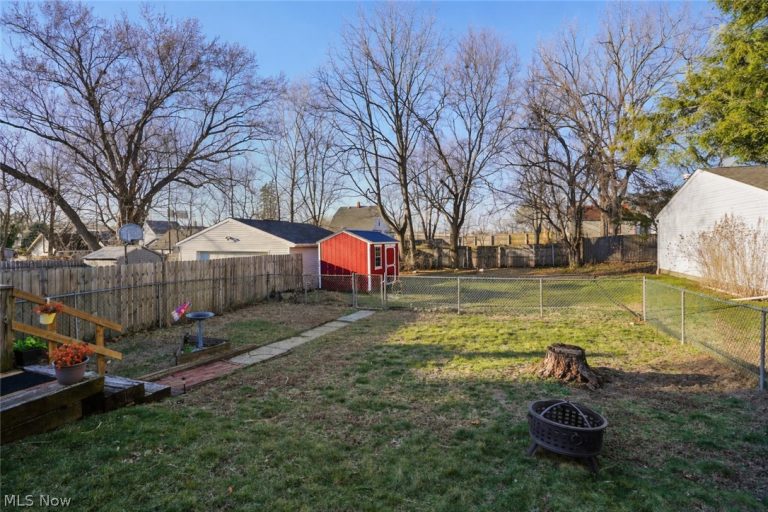 1237 Mcintosh Avenue, Akron, OH - Photo 8