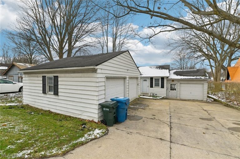 3932 Main Street, Akron, OH - Photo 2