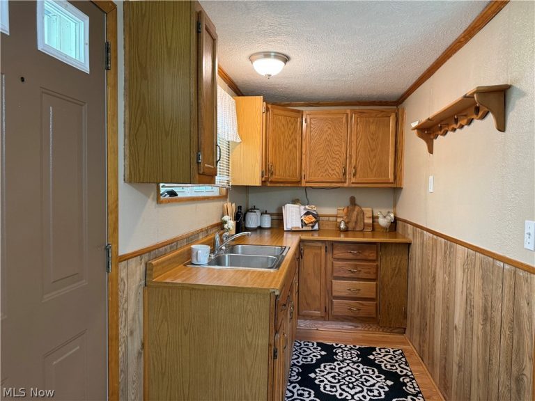 2261 6th Street, McDonald, OH - Photo 5