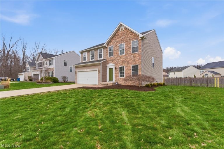 7004 Fallow Way, Lorain, OH - Photo 3