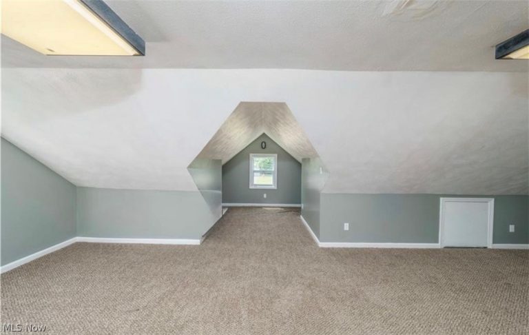 13815 Cranwood Park Boulevard, Garfield Heights, OH - Photo 8