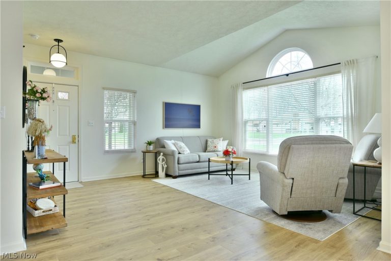 14 Hunters Woods Boulevard #D, Canfield, OH - Photo 5