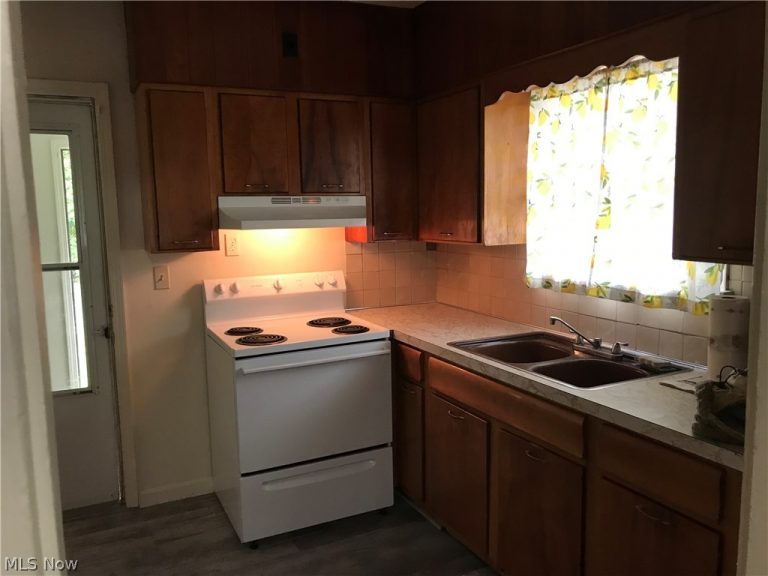 1214 Mckinley Avenue, Akron, OH - Photo 8