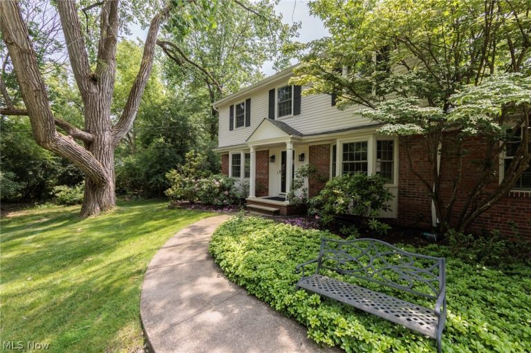 35320 Chagrin Boulevard, Moreland Hills, OH - Photo 4