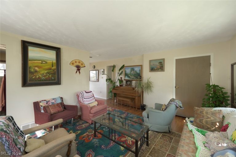 1165 Hampton Road, Kent, OH - Photo 4