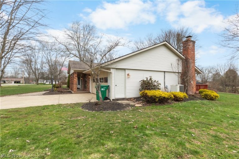 391 Kathleen Drive, Jefferson, OH - Photo 8