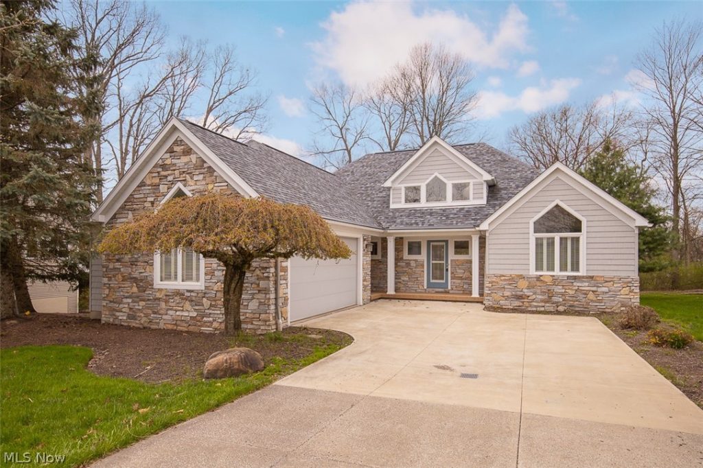 7282 Holzhauer Road, Sagamore Hills, OH