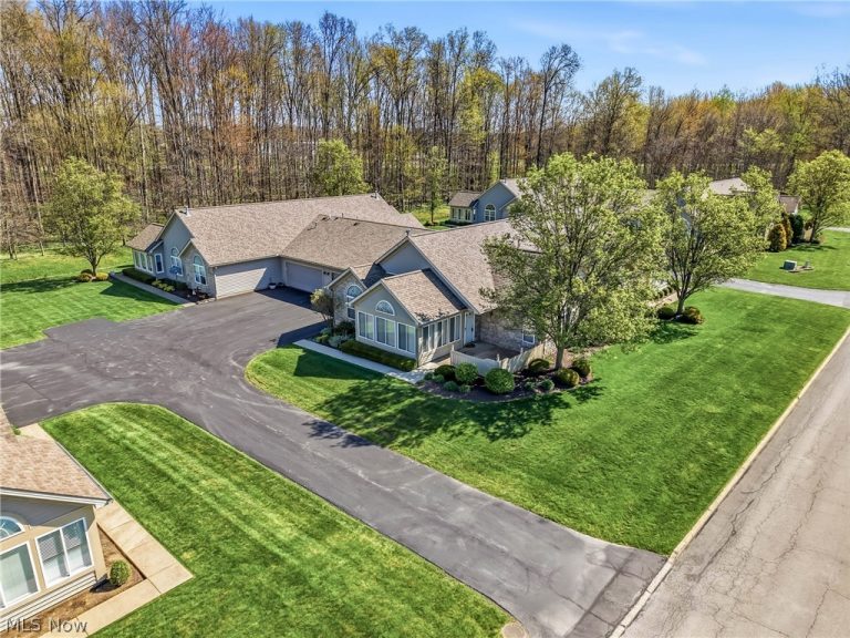 202 Timberline Drive, Columbiana, OH - Photo 3
