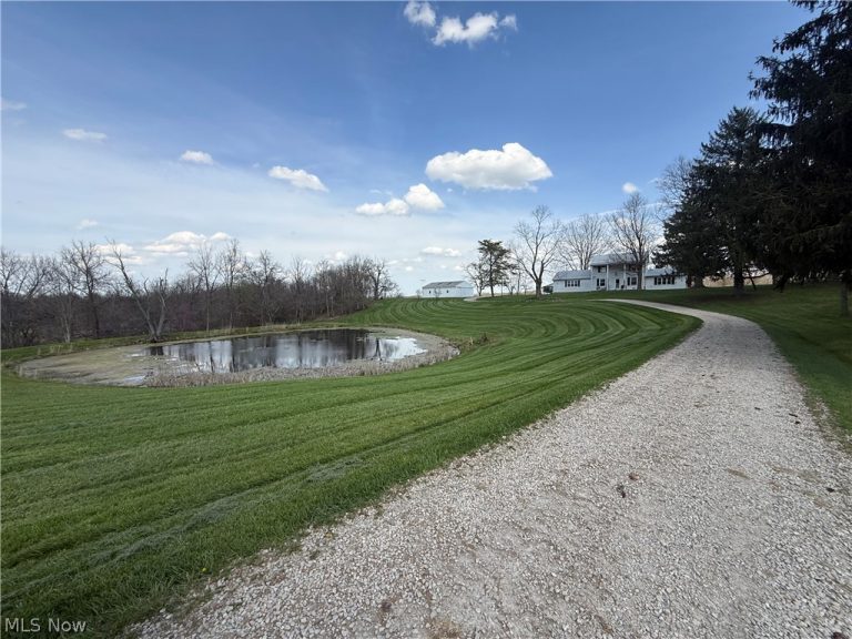 60250 Wintergreen Road, Senecaville, OH - Photo 2