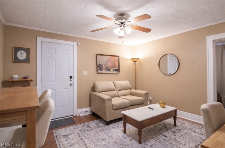 296 Cole Avenue, Akron, OH - Photo 4