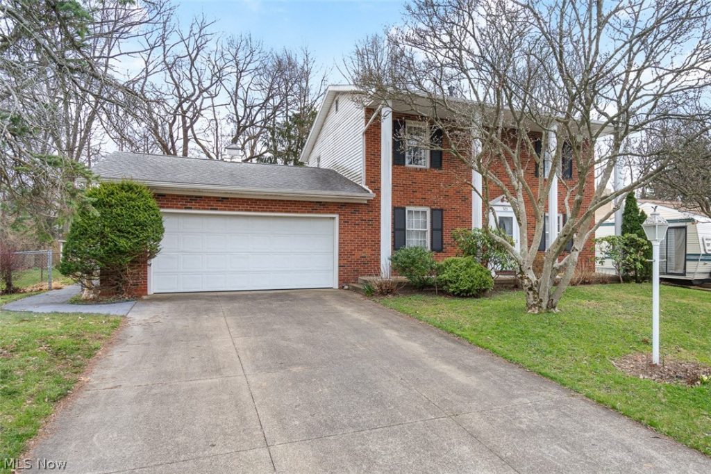 525 Narragansett Drive, Tallmadge, OH