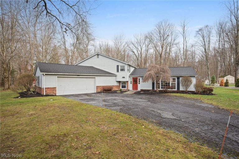 8678 Apple Hill Road, Chagrin Falls, OH, 44023