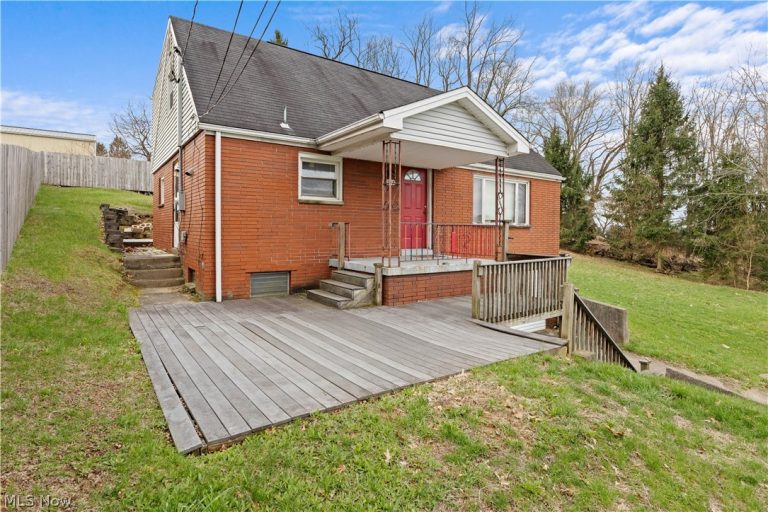 337 Greenbrier Road, Weirton, WV - Photo 2