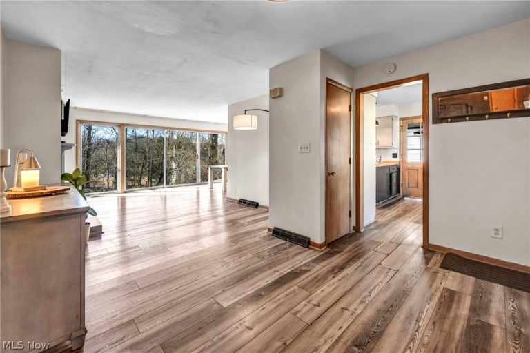 1332 Shanabrook Drive, Akron, OH - Photo 6