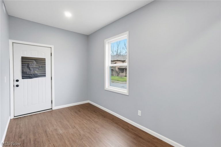 900 Seneca Avenue, Alliance, OH - Photo 8