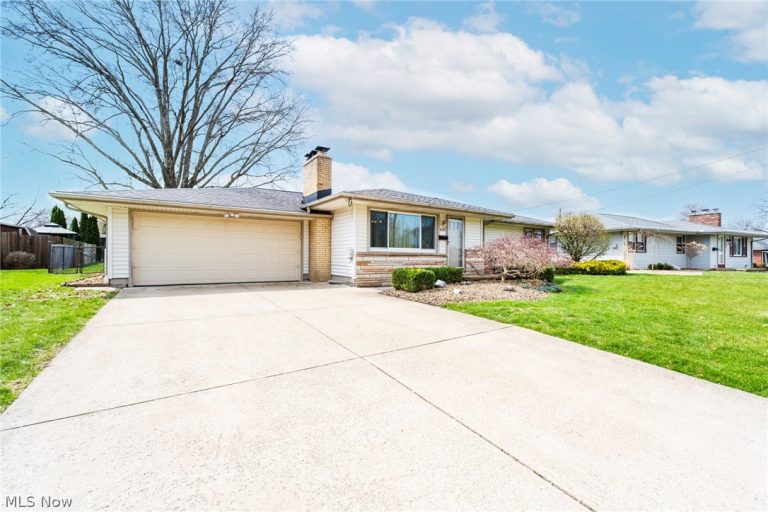 2739 Algonquin Drive, Poland, OH - Photo 2