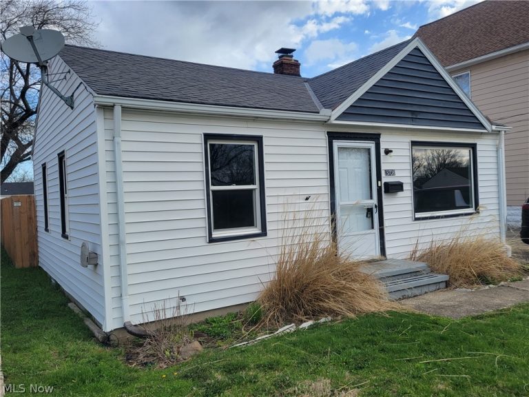 13708 Astor Avenue, Cleveland, OH - Photo 2