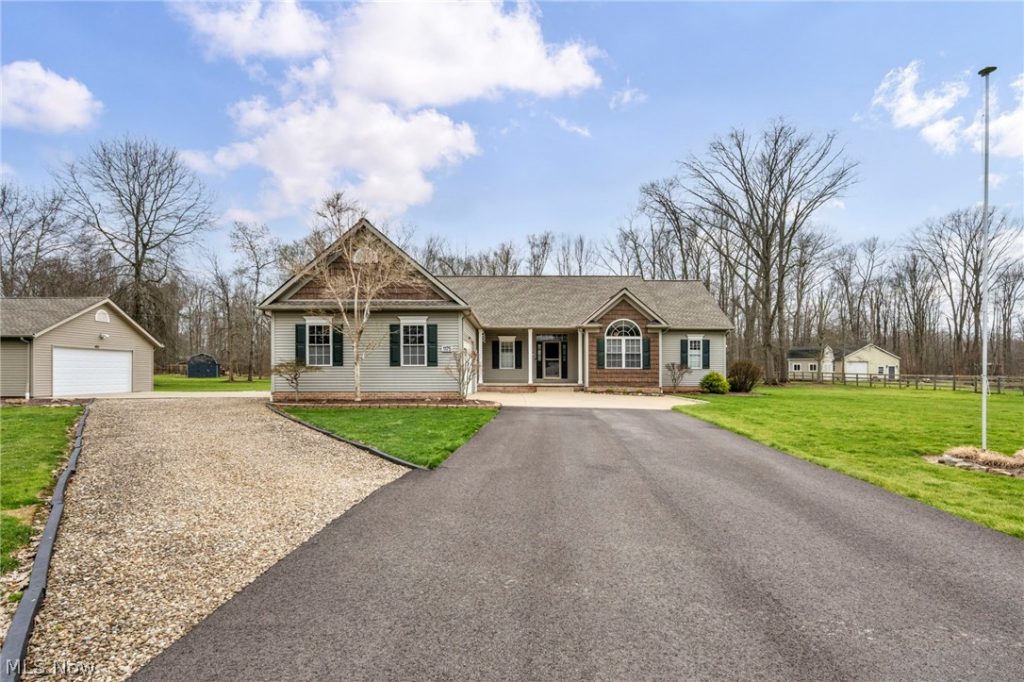 1175 Aurora Hill Drive, Aurora, OH